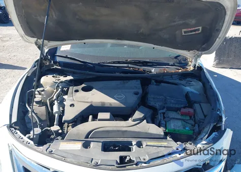 2015 Nissan Altima 2.5 S z USA, uszkodzony, nr VIN 1N4AL3AP9FC577681